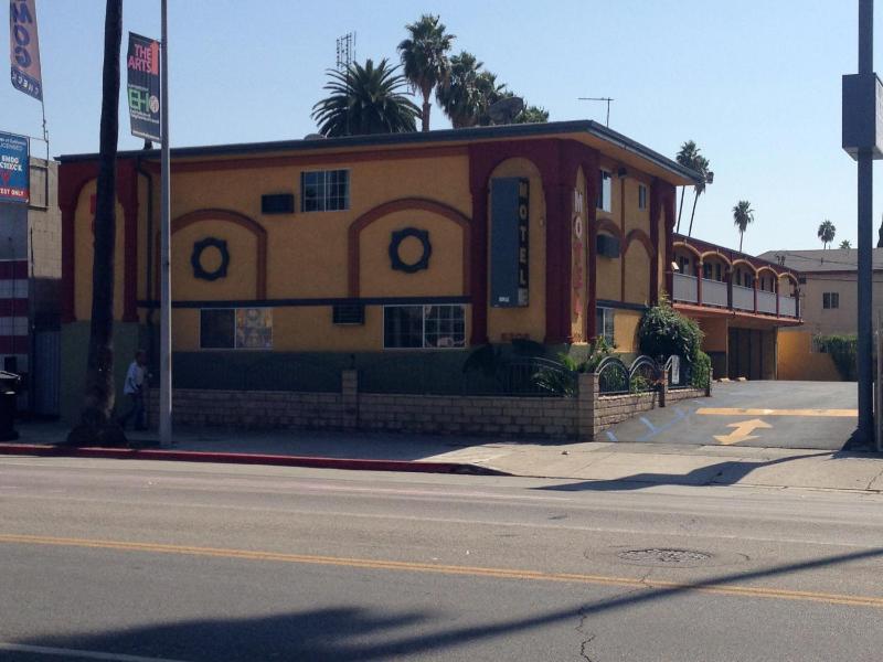 Economy Inn Hollywood - image 9