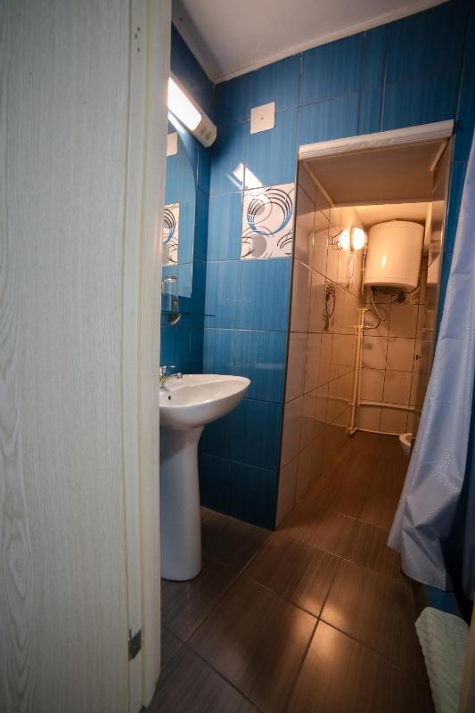 Small Double Room image 4