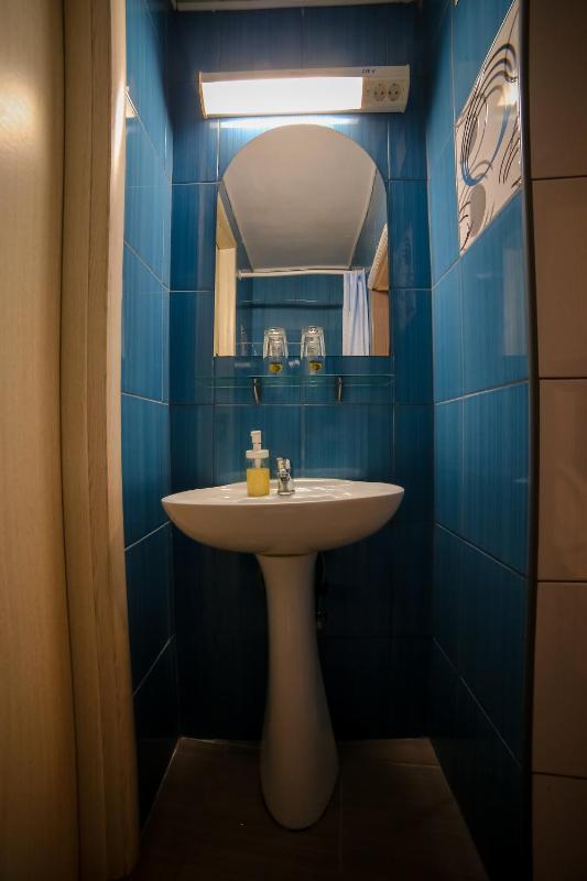 Small Double Room image 3