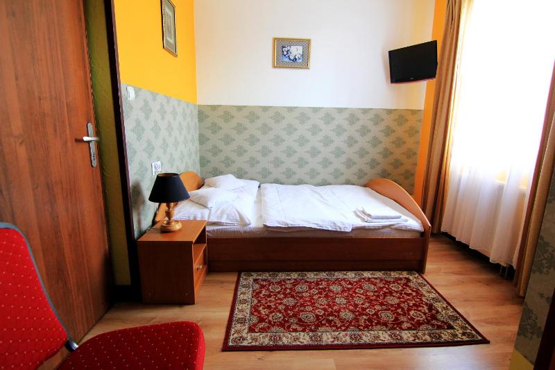 Double Room image 2