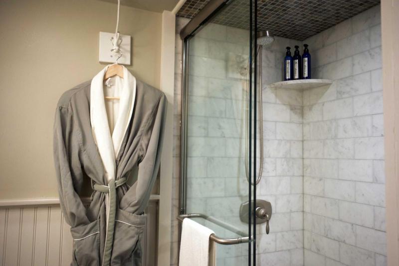 Room Five - Not Pet-Friendly image 2