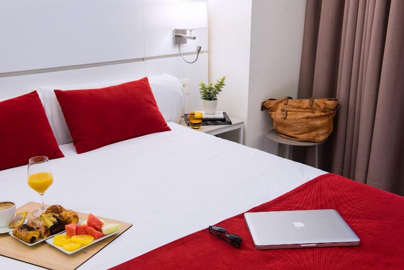 Double or Twin Room with Old Town View image 2