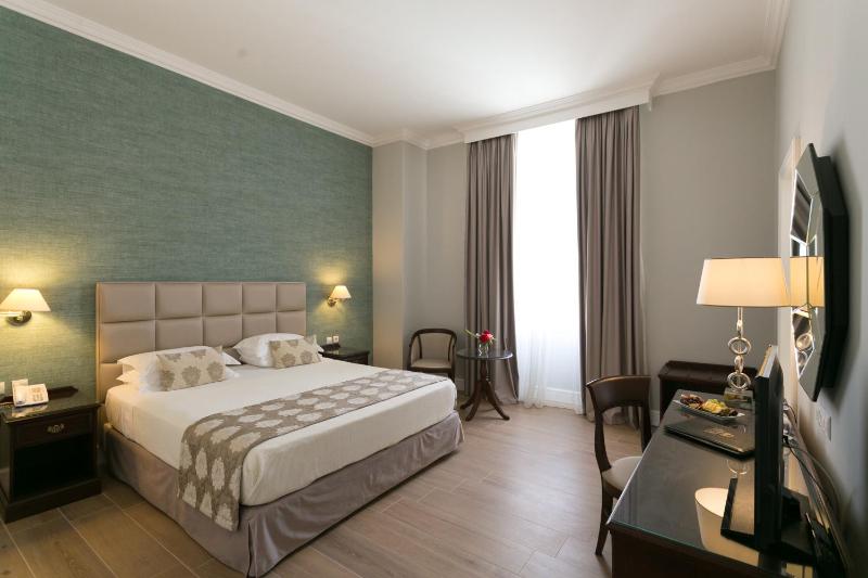 Superior Double Room image 1