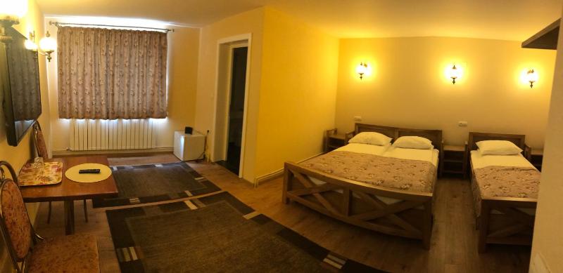 Triple Room image 3