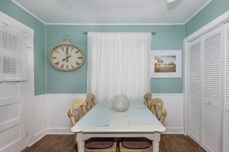 Agape Front Cottage - image 16