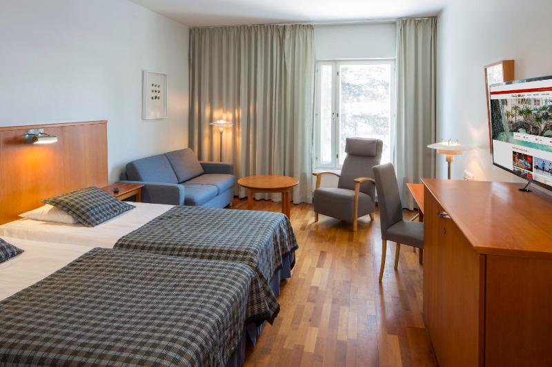 Family Room (2 Adults + 2 Children) with Spa Access image 1