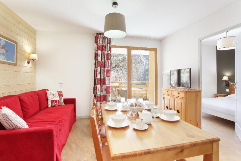 Superior One-Bedroom Apartment (6 Adults) image 2