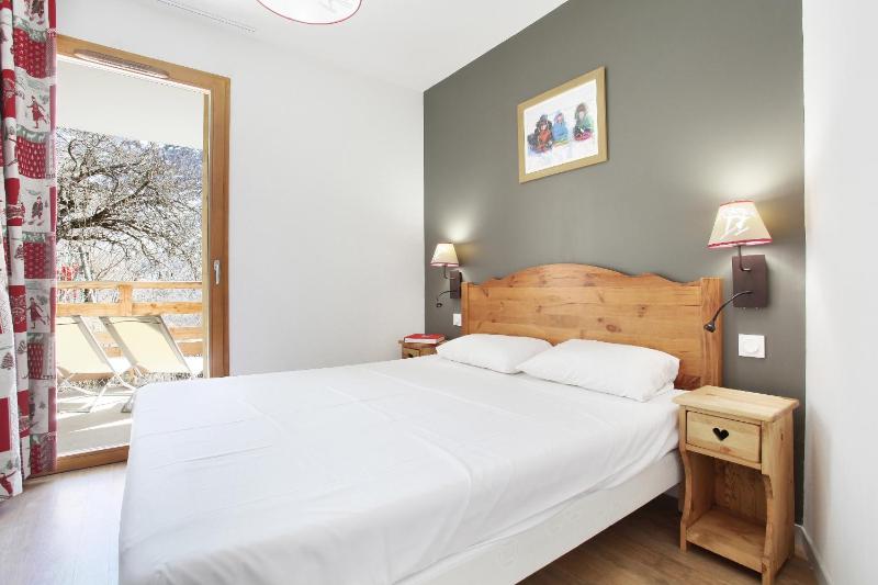 Superior One-Bedroom Apartment (6 Adults) image 4