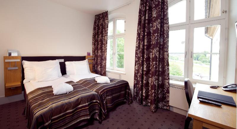Superior Double or Twin Room with Evening Meal image 3