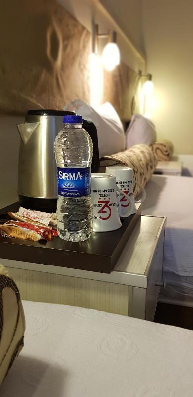 Classic Quadruple Room image 3