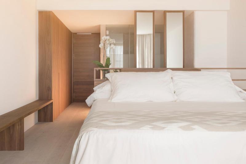 Privilege Room with Sea View and Spa Access image 1