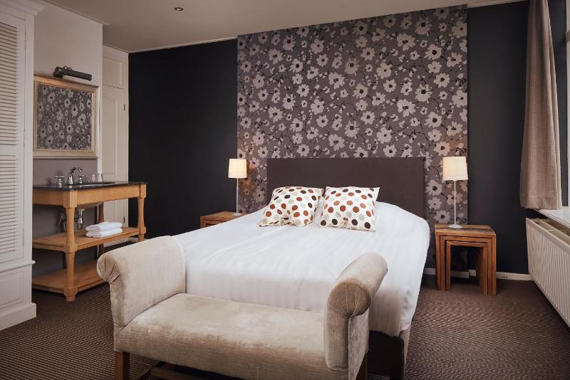 Double or Twin Room with Private External Bathroom image 2