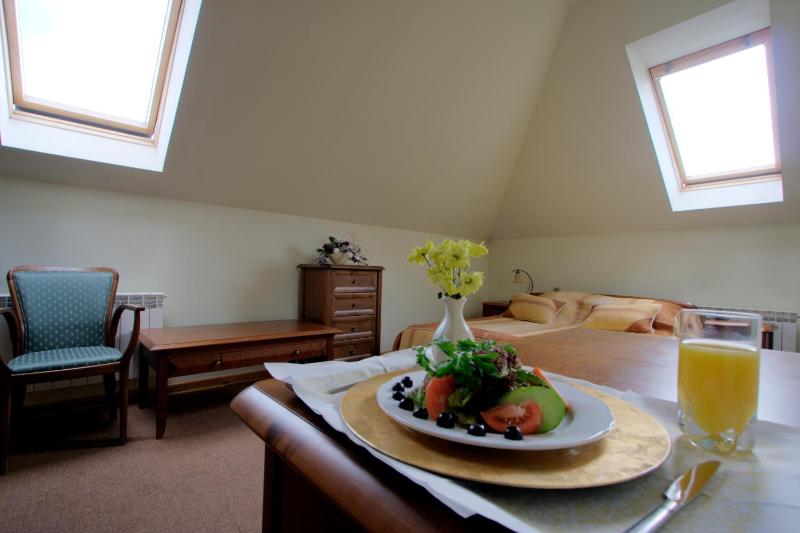 Standard Double Room image 3