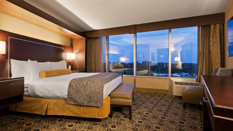 King Suite image 2