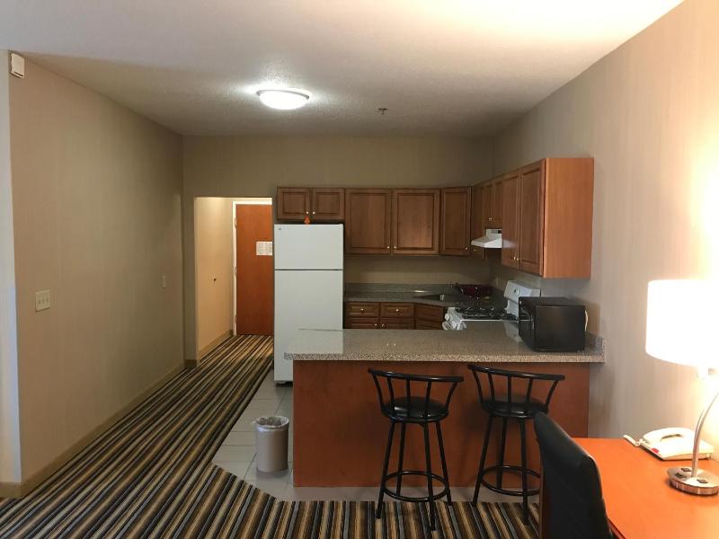 King Suite - Non-Smoking image 3