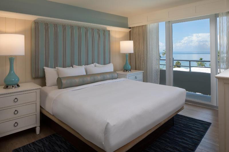 One-Bedroom Suite with Gulf View - Main Building image 3