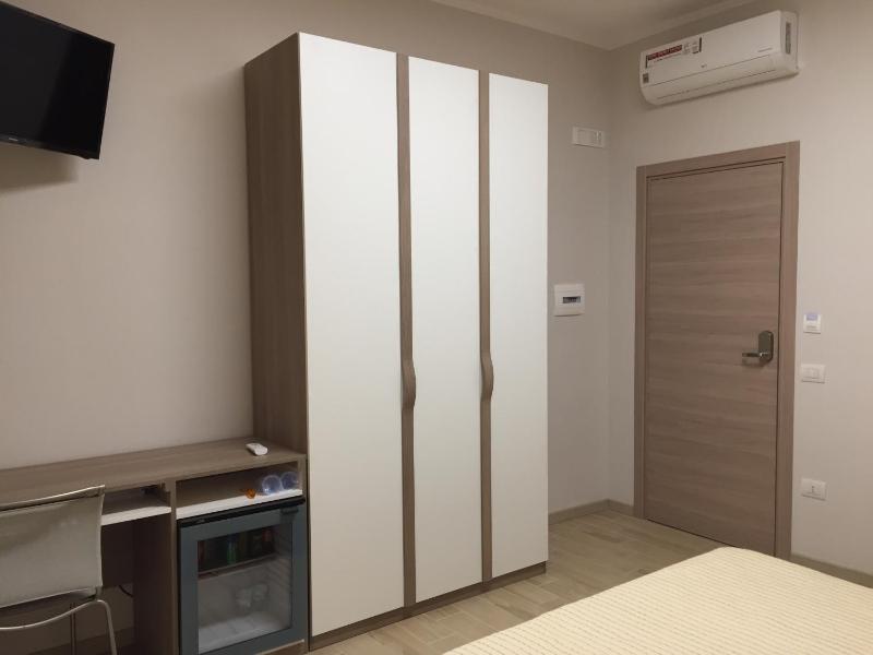 Superior Double Room with Garden View image 3