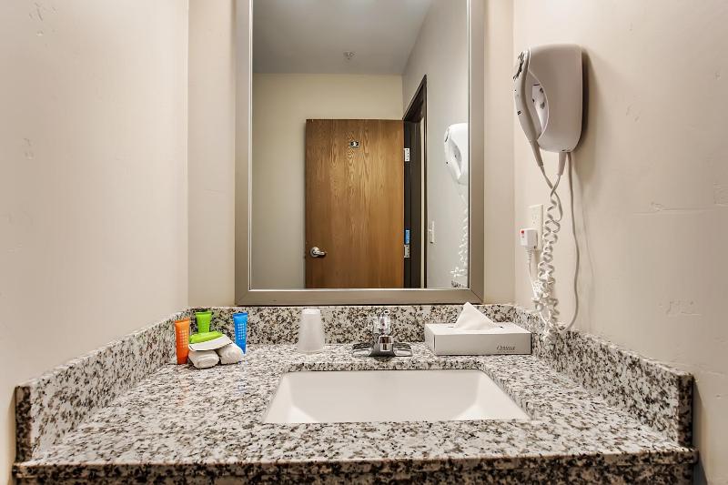 Standard King Room image 1