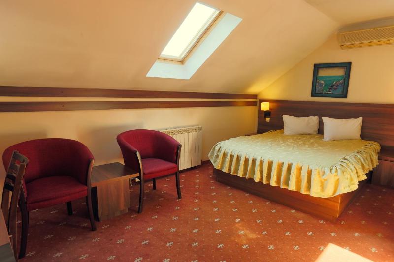 Double Room image 2