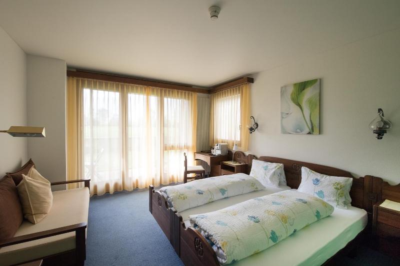 Double Room image 3