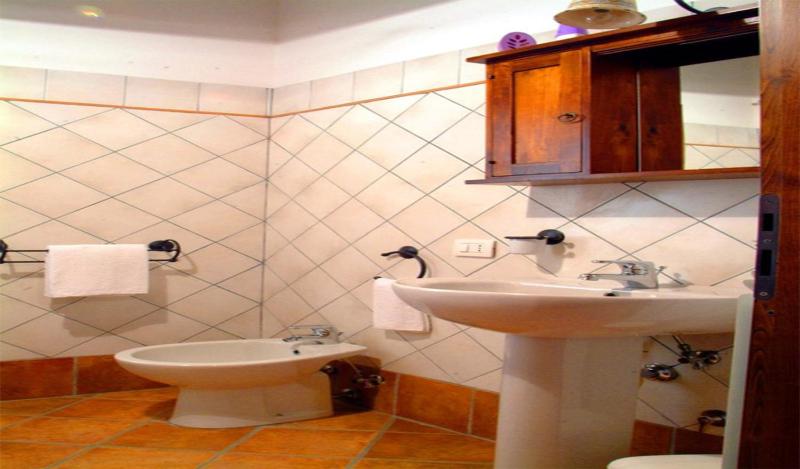 One-Bedroom Apartment image 3