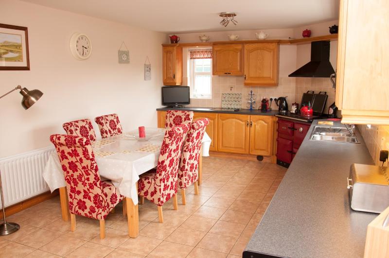 Two-Bedroom House image 4