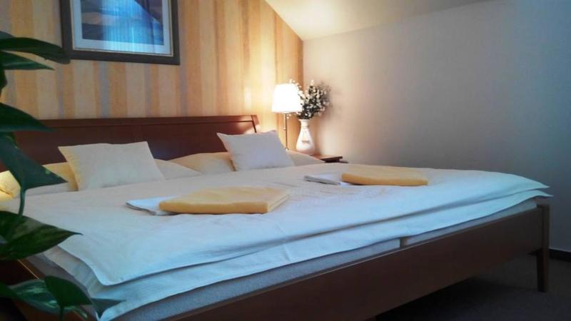 Standard Double Room image 2