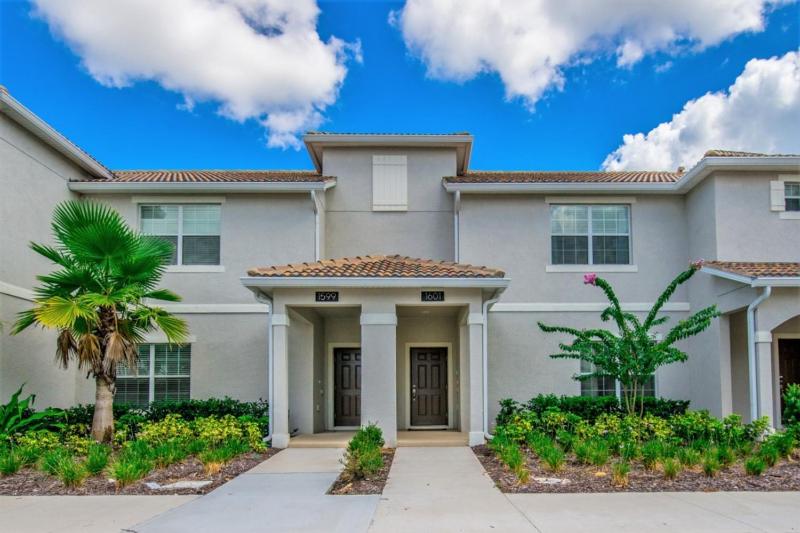 Five-Bedroom Townhouse image 1