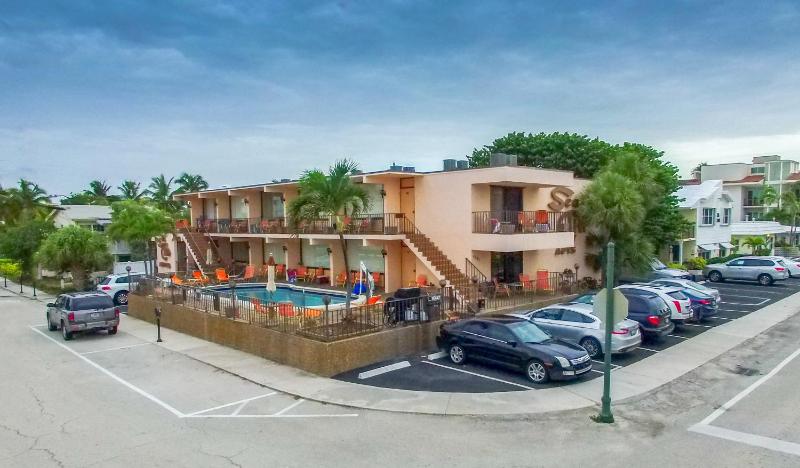 Sea Cliff Hotel - image 4
