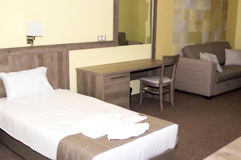 Double or Twin Room image 3