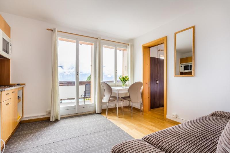 Triple Room with Balcony image 1