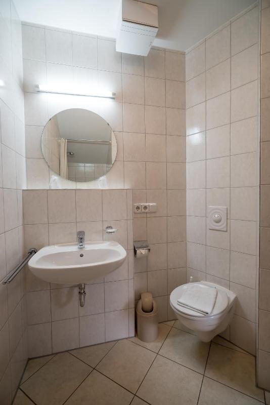 Double Room with Balcony image 2