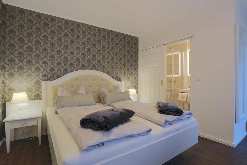 Superior Double Room image 2