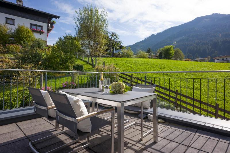 Apartment with Mountain View-Loft image 2