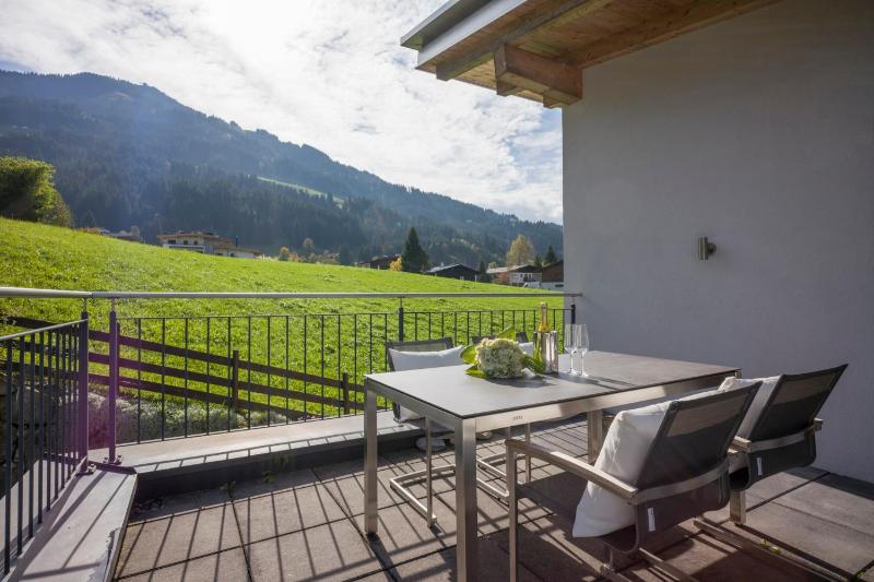 Apartment with Mountain View-Loft image 3