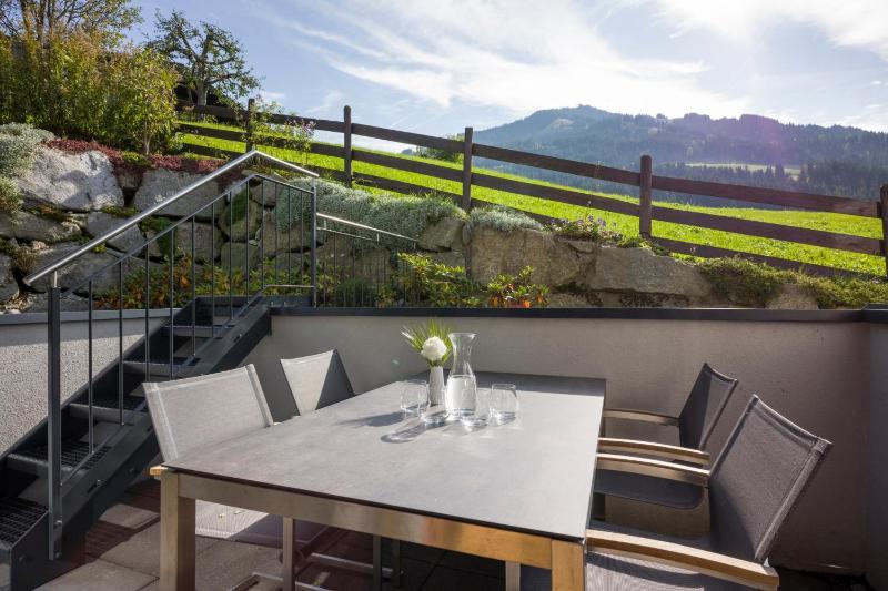 Apartment with Mountain View-Charm image 4