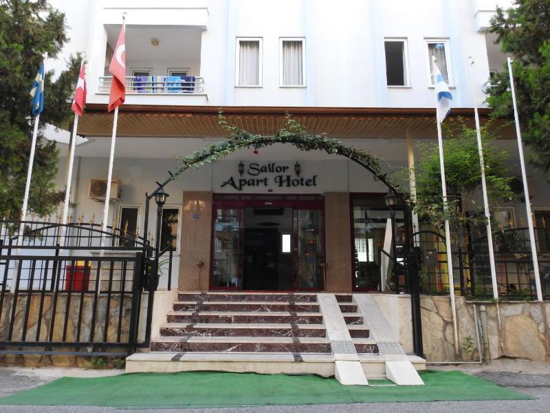 Sailor Apart Hotel - image 1