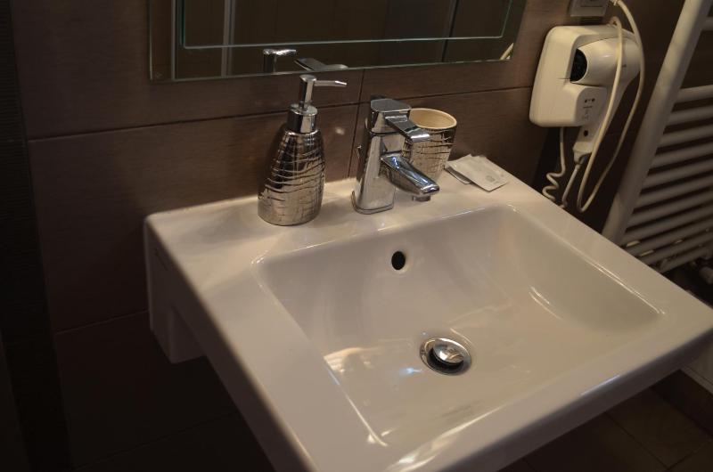 Triple Room image 2