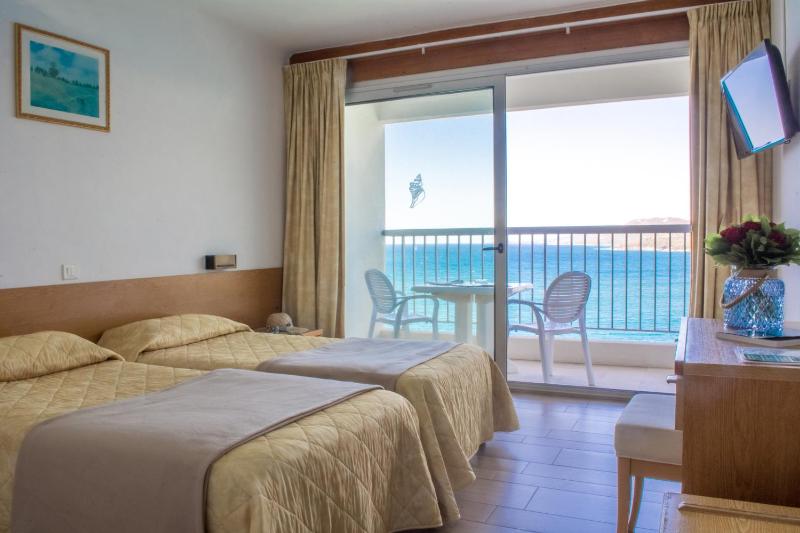 Mare Double Room image 3