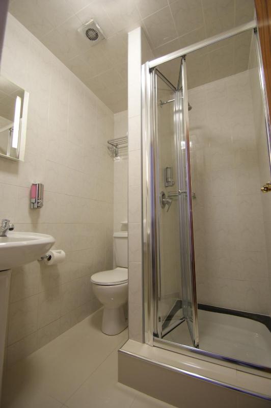 Triple Room image 3