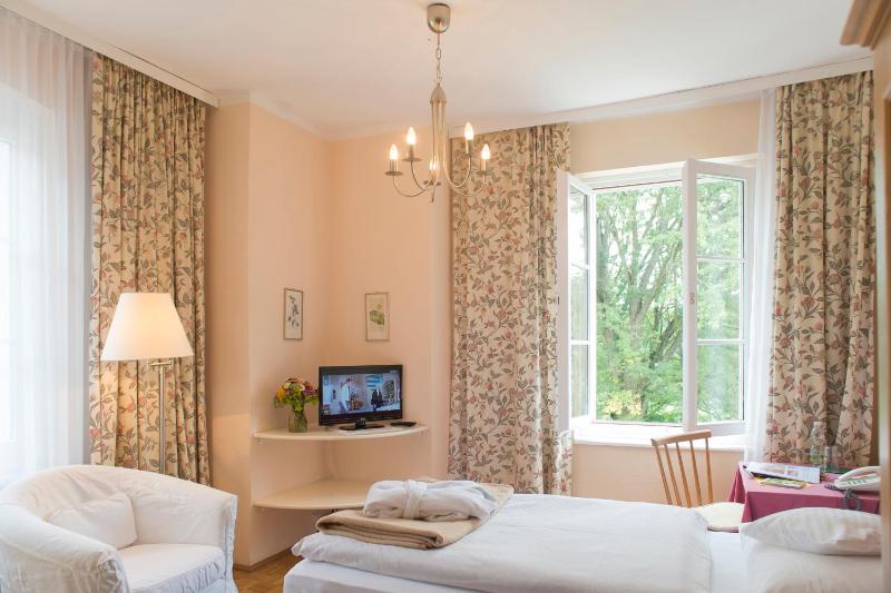 Standard Single Room image 1