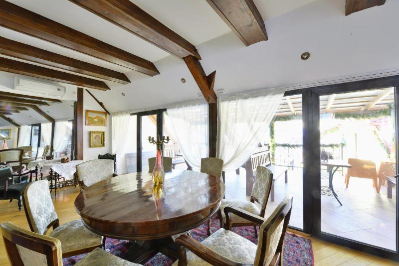 Triple Room with Balcony image 3