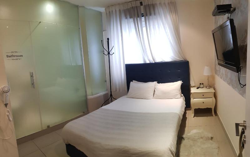 Standard Double Room image 3