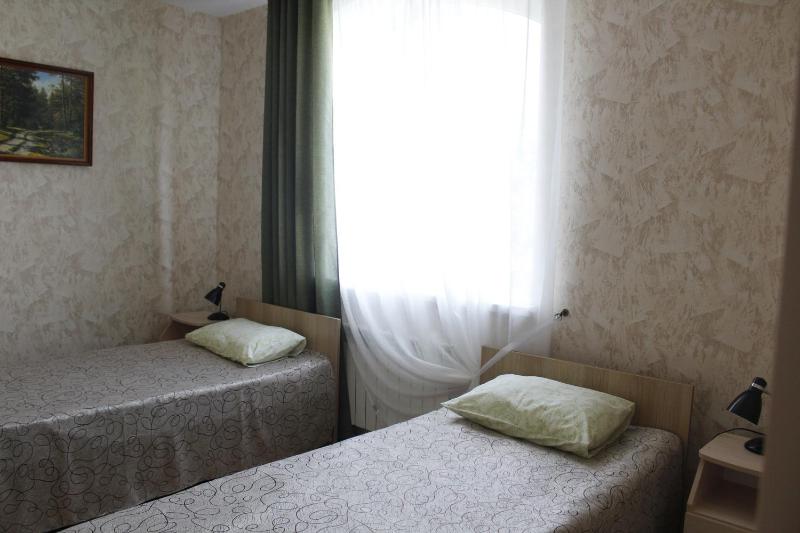 Twin Room with Shower image 1