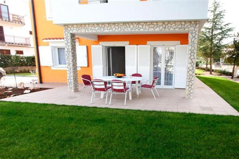 Two-Bedroom Apartment with Balcony image 3