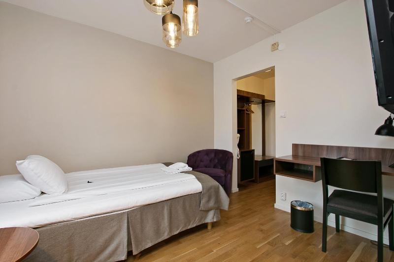 Standard Triple Room image 4