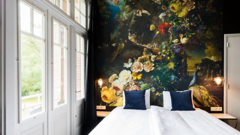 Superior Double Room with Balcony image 2