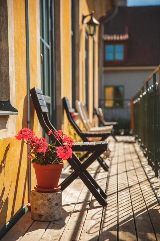 Double or Twin Room with Balcony image 2