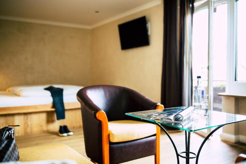 Deluxe Double Room image 4