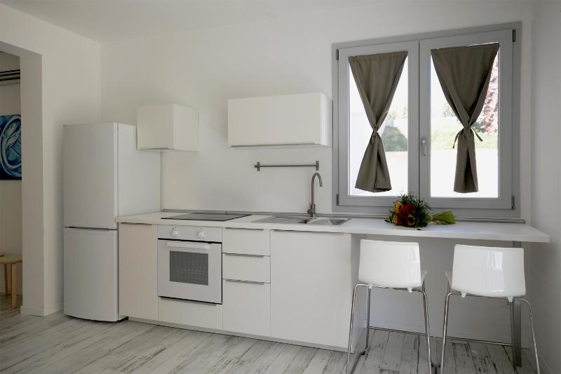 Deluxe Two-Bedroom Apartment image 3